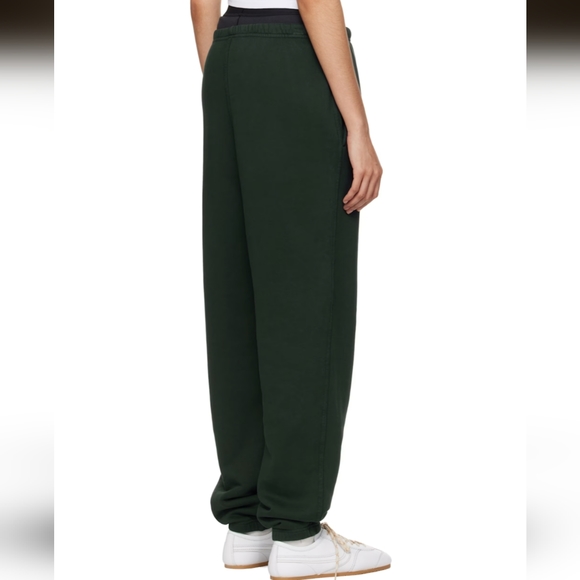 SKIMS Fleece Classic Jogger Pants - Picture 2 of 13